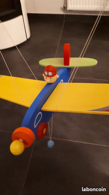 Avion Multicolore En Plastique – Jouet Volant Pour Enfants, Dimensions 25 X 6,5 X 15 Cm, Léger Et Résistant, Parfait Pour Jeux D’extérieur Et D’intérieur