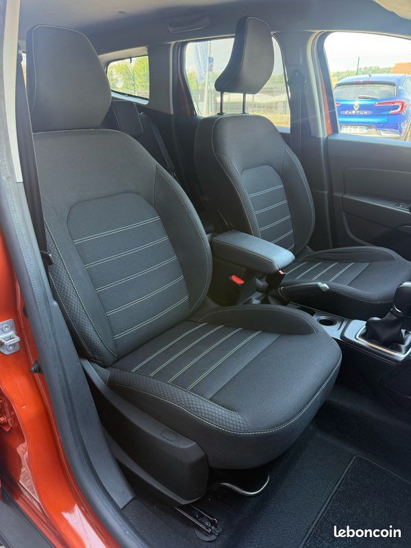 DACIA DUSTER 1.3 TCE 4x2 EDC6 150cv CONFORT / 1ERE MAIN / PACK OFF ROAD (image 7)