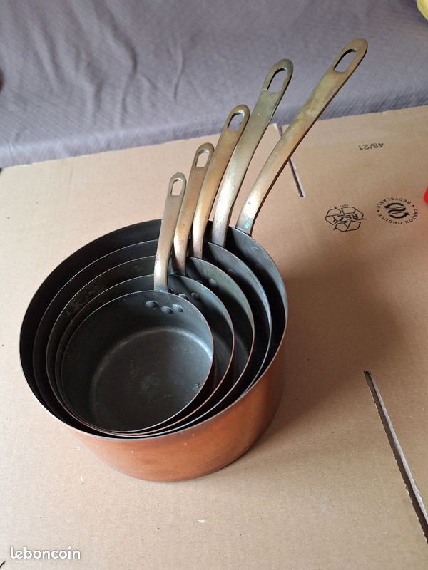 Lot de 5 casseroles anciennes en cuivre (image 1)