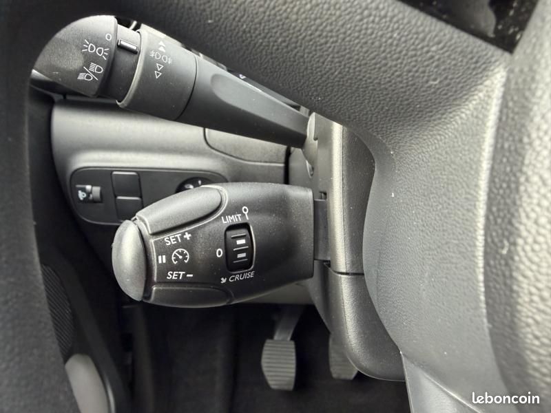 Citroen C3 1.5 BlueHDi 100 S&S Feel (image 10)