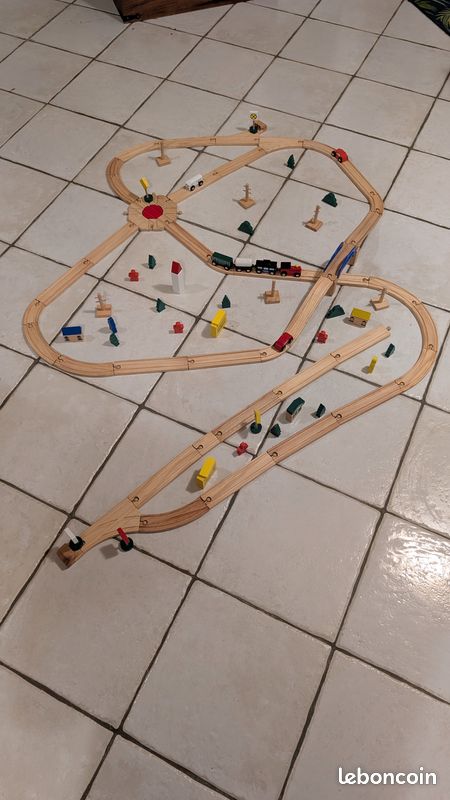 Ensemble petit train en bois (image 1)