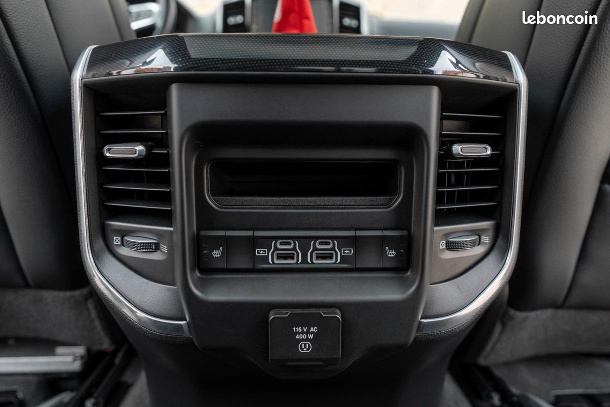 Dodge RAM 1500 Laramie 5.7 V8 HEMI eTorque 401 ch 4x4 – Toit pano – 360° – GPL (image 16)
