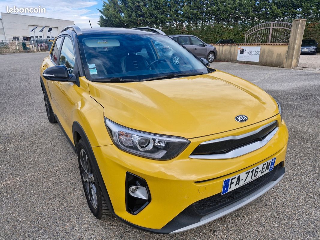 Kia stonic 1lt-gdi 100ch 6cv active 1 er main - Voitures