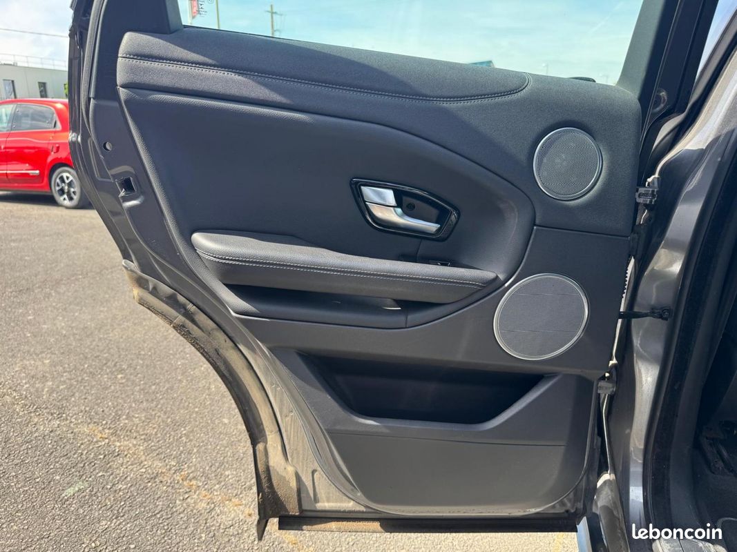 LAND ROVER RANGE ROVER EVOQUE 2.0 TD4 180cv SE Dynamic 4x4 (image 30)