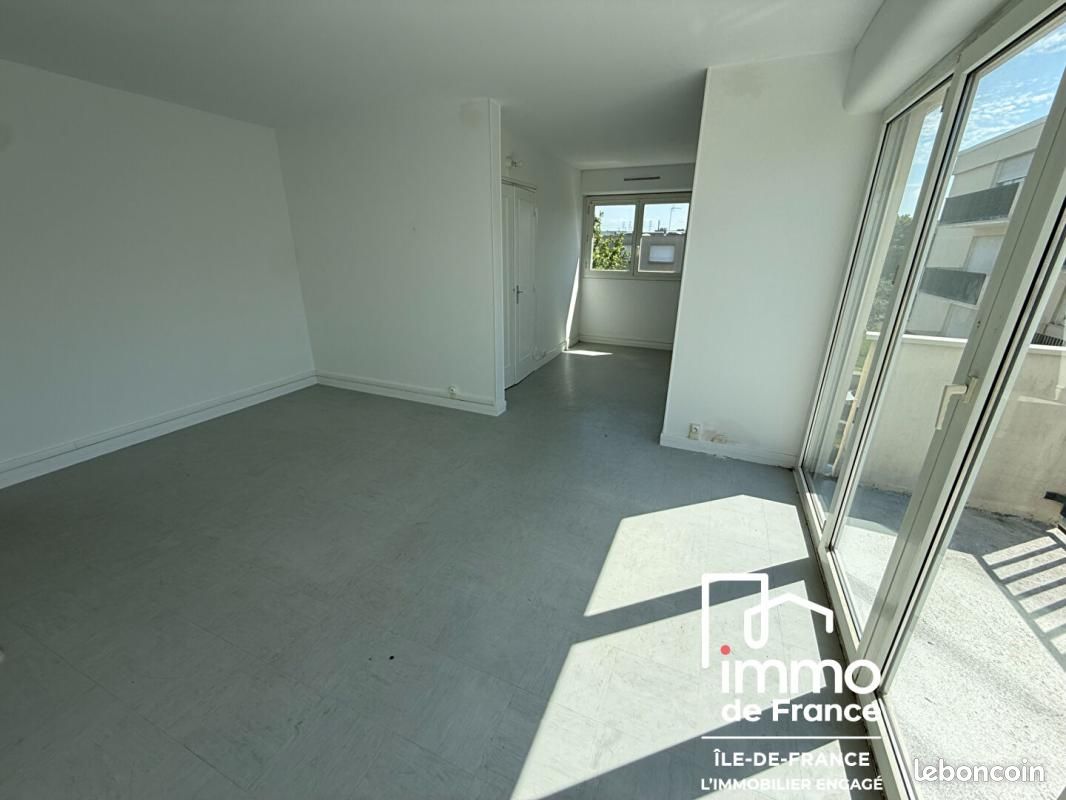 Appartement 4 pièces 74 m² · à Palaiseau · 74 m² · 235 000 €