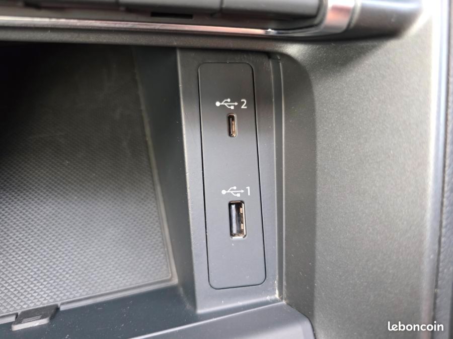 Audi Q3 35 TDI 150 S tronic 7 S line JA19 LED Hayon EL. 1ère Main (image 25)