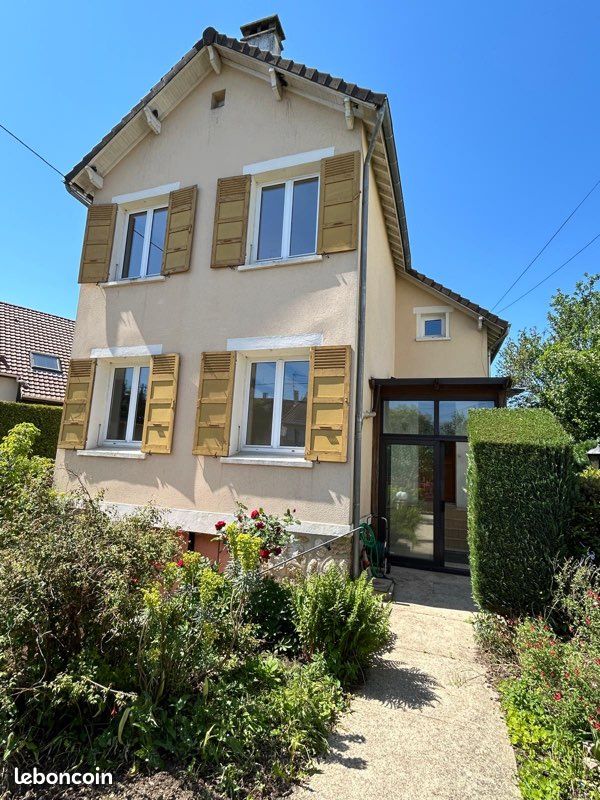Maison 6 pièces 156 m² · à Sainte-Geneviève-des-Bois · 156 m² · 370 000 €