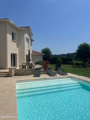 Grande maison familiale avec piscine – Secteur Beauvoir