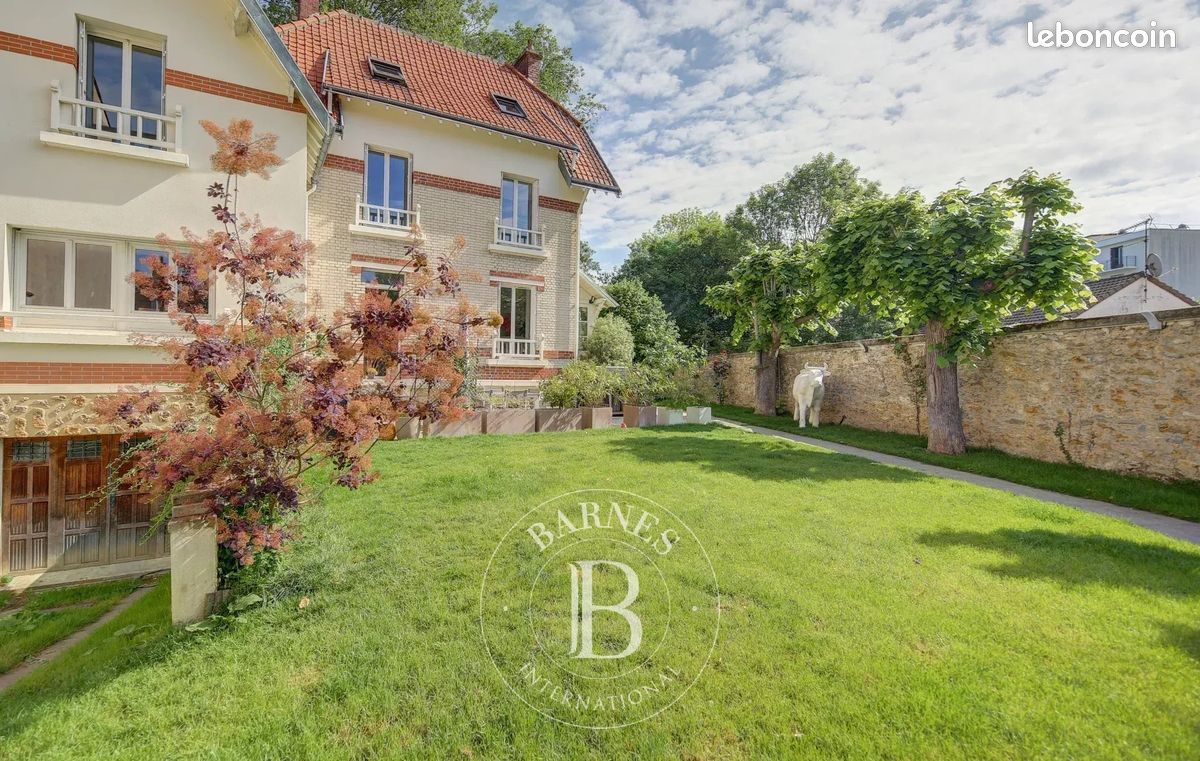 Maison 8 pièces 304 m² · à Versailles · 304 m² · 2 080 000 €