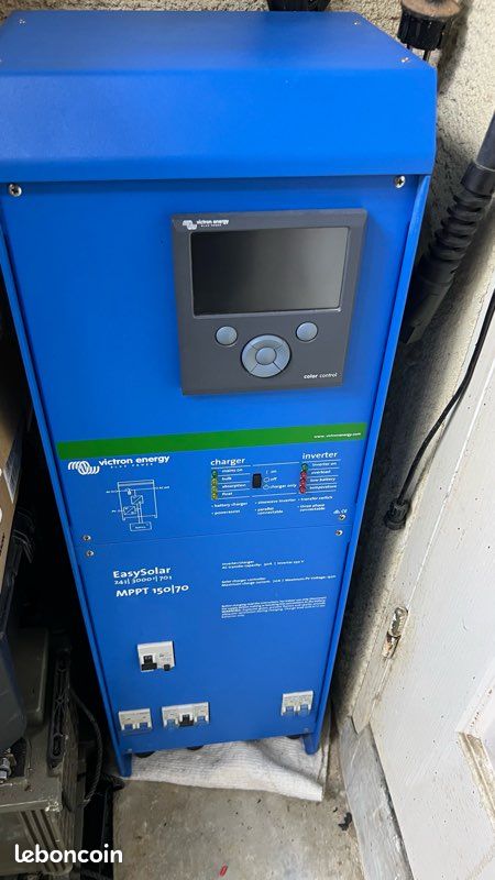 Victron EasySolar 24 3000 (image 1)