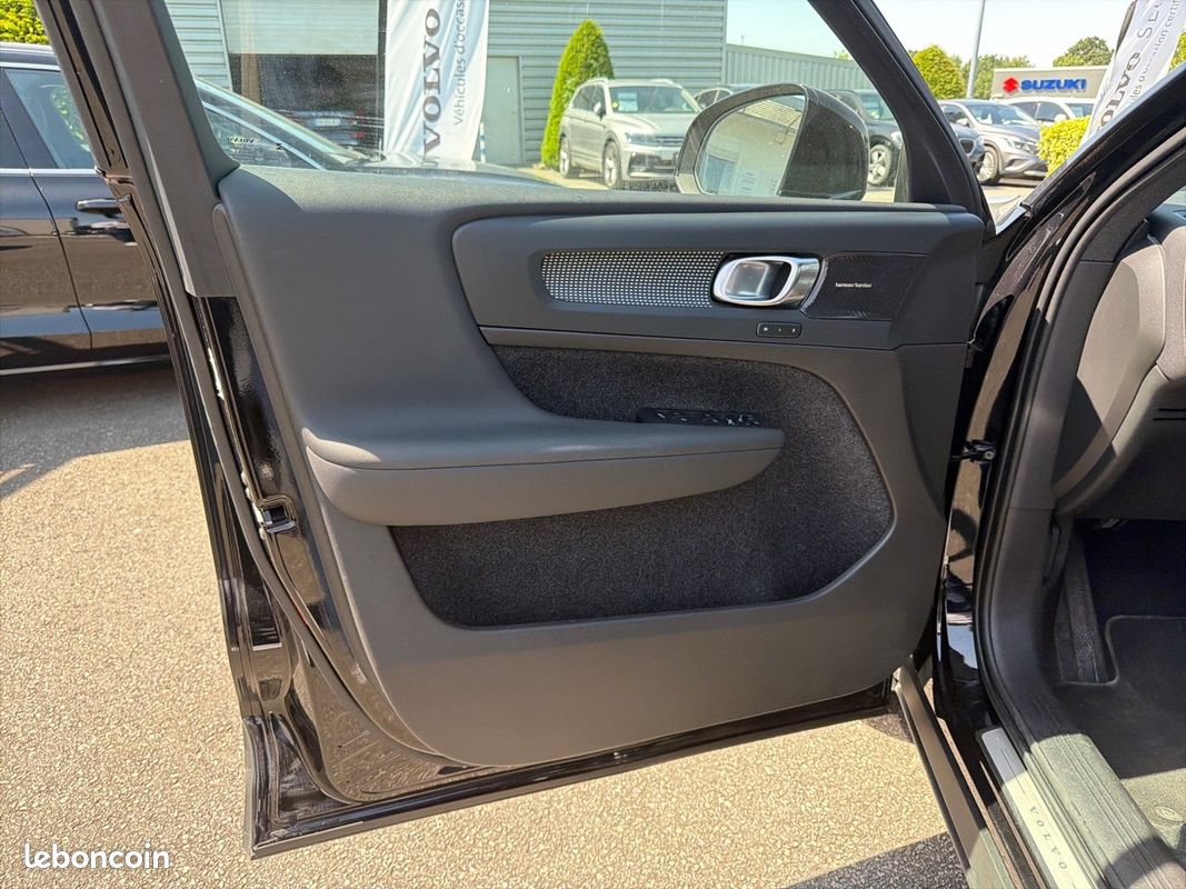 VOLVO XC40 B3 163 ch DCT7 Ultimate (image 14)