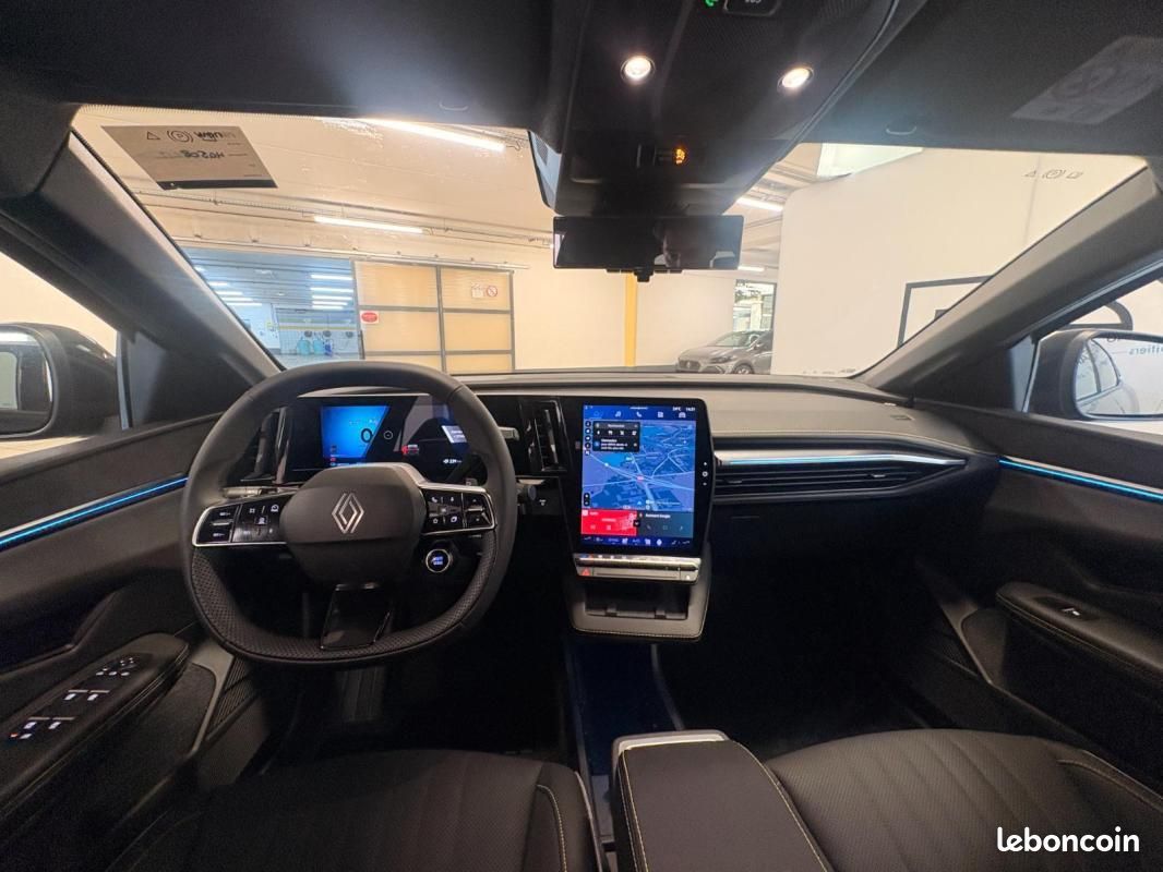 Renault Mégane E-TECH 220 ch autonomie confort GSR2 Iconic (image 12)
