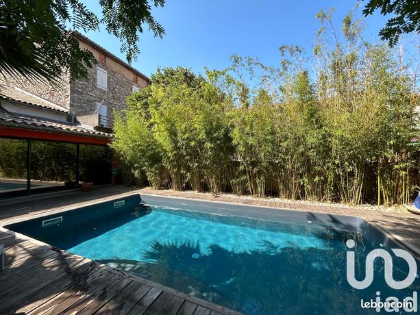 Propriété 10 pièces 369 m²