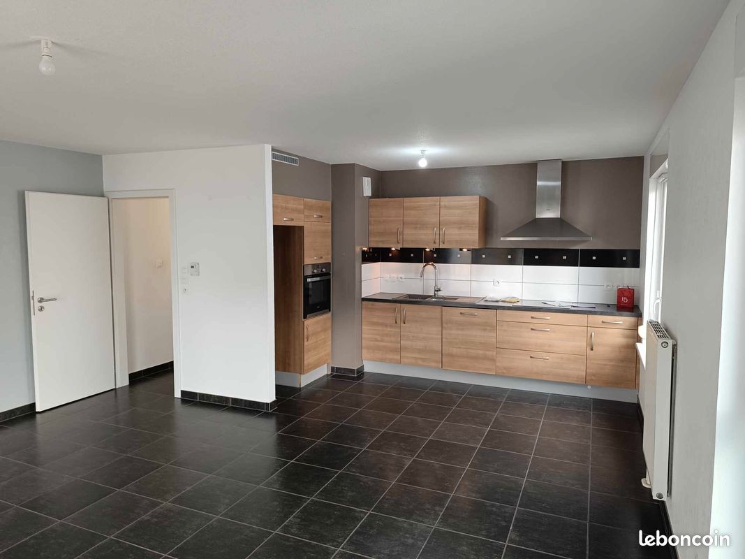 Parking 3 pièces 66 m² · à Holtzheim · 66 m² · 1 140 €