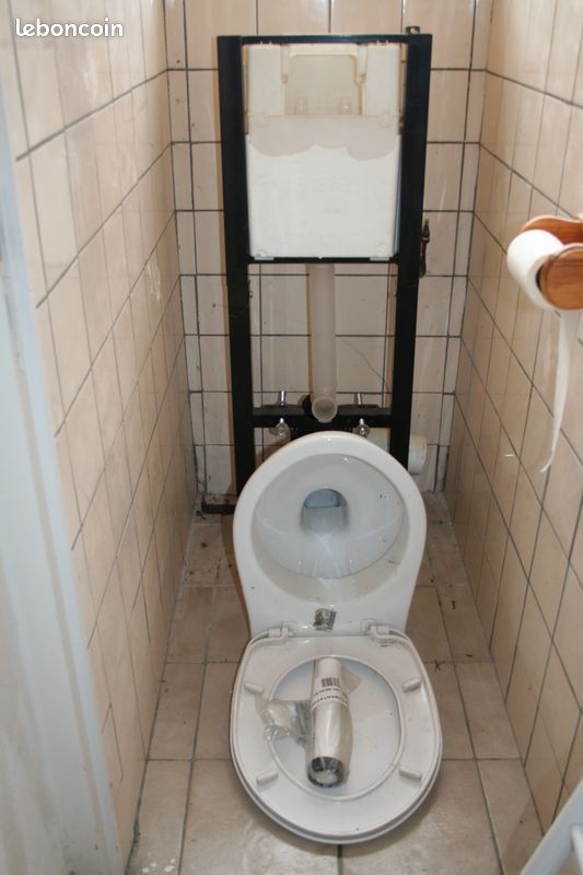 Support wc suspendu avec wc complet (image 1)