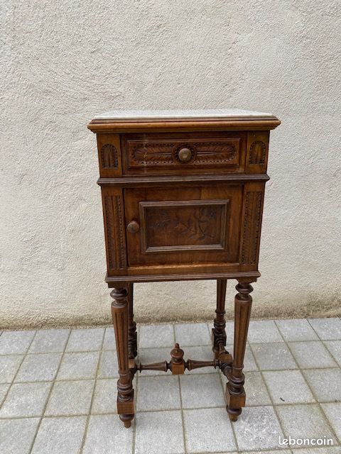 Table de chevet Art nouveau avec plateau en marbre (image 1)