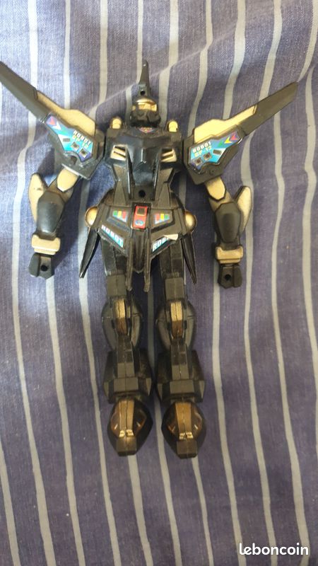 Robot noir (image 1)