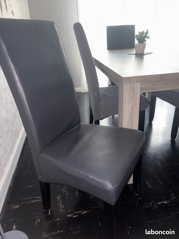Table 6 places (avec 4 chaises optionnelles) (image 3)