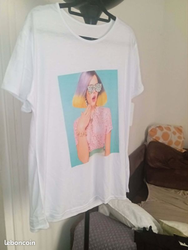 Tee shirt blanc motif femme (image 2)