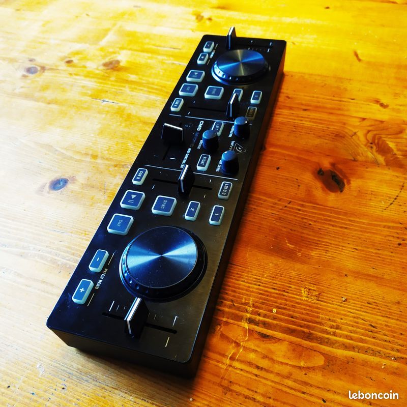 Table de mixage DJ - Behringer CMD (super matos pour DJ mobile) (image 1)