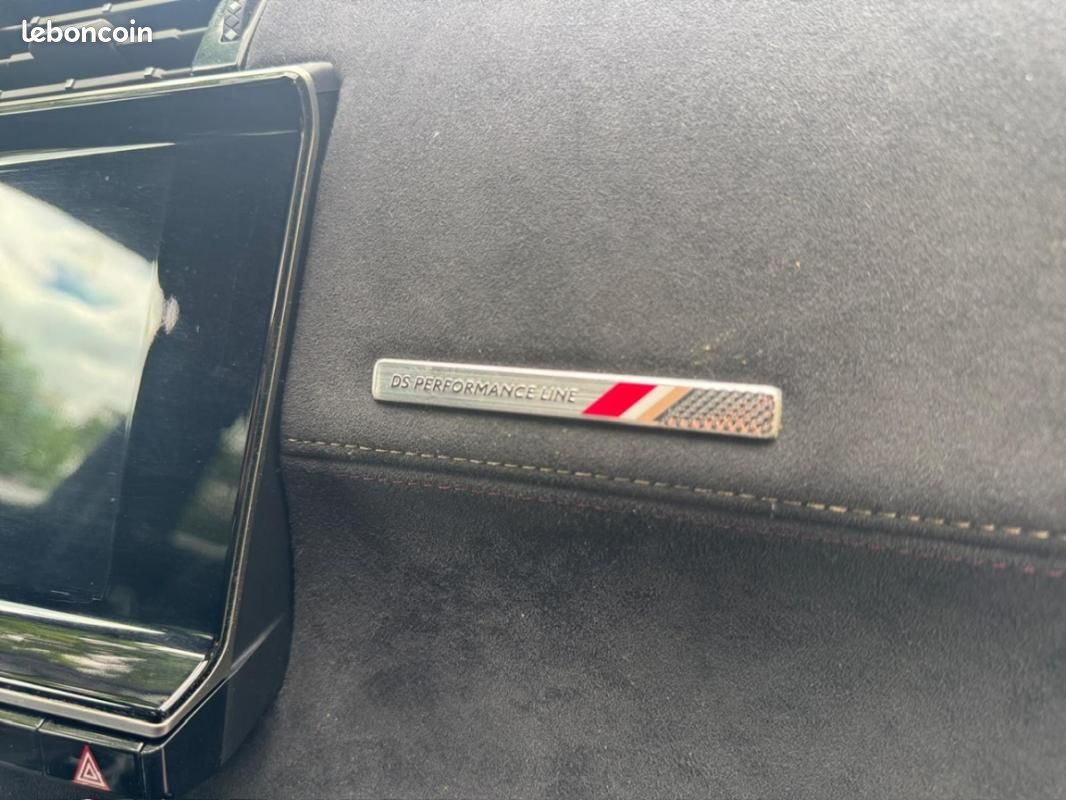 DS 7 Crossback 1.6 225 CV EAT8 Performance Line + {SUIVI ENTRETIEN COMPLET - CAMERA ATTELAGE} (image 26)