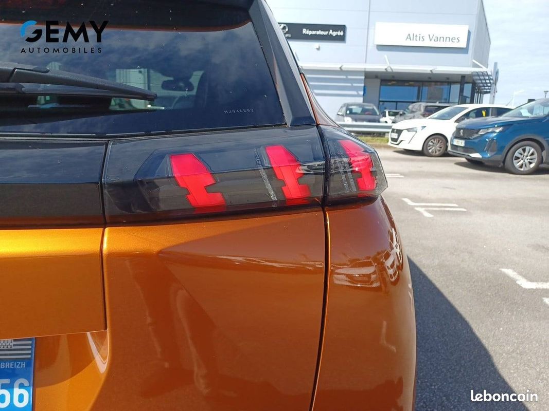 PEUGEOT 2008 PureTech 130 S&S EAT8 Style (image 24)