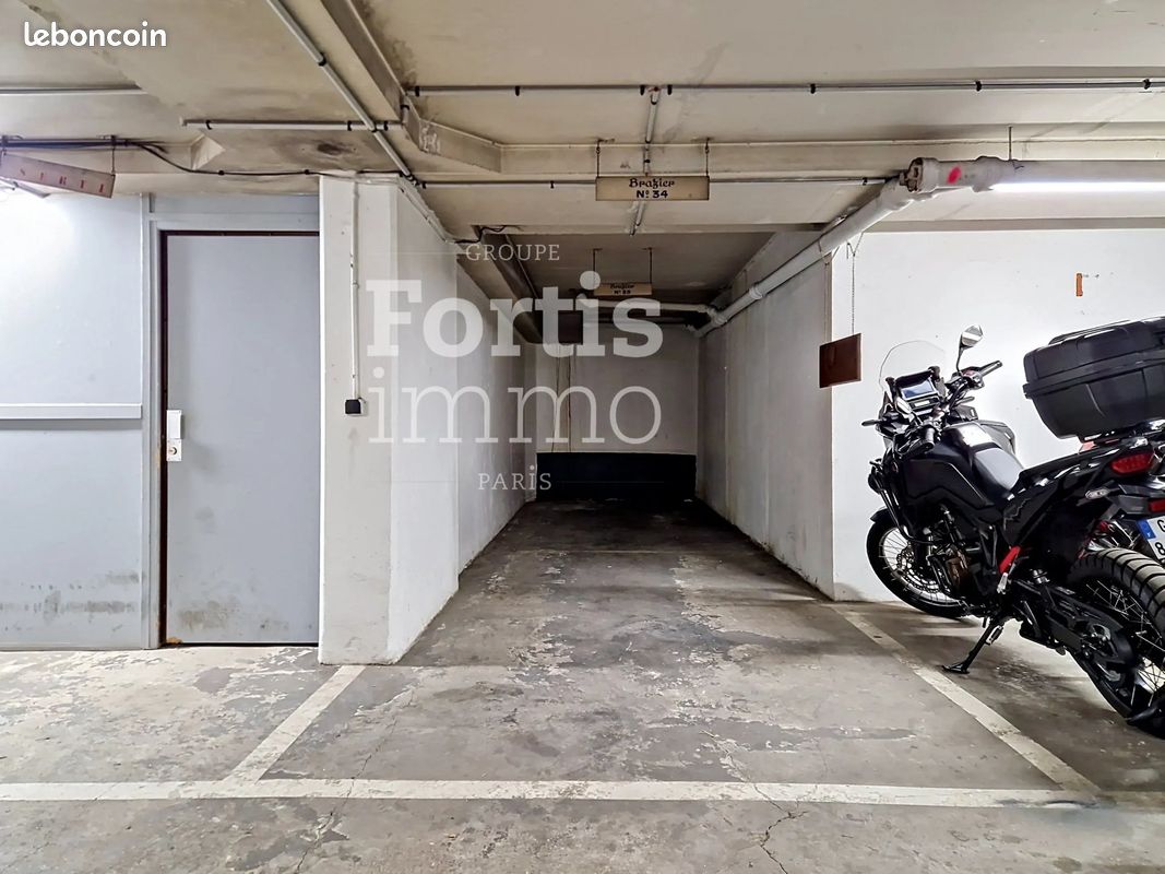 Parking 21 m² · à Paris · 21 m² · 38 000 €