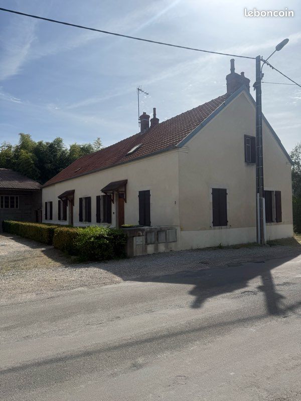 Maison 8 pièces 153 m² · à Auxonne · 153 m² · 145 000 €
