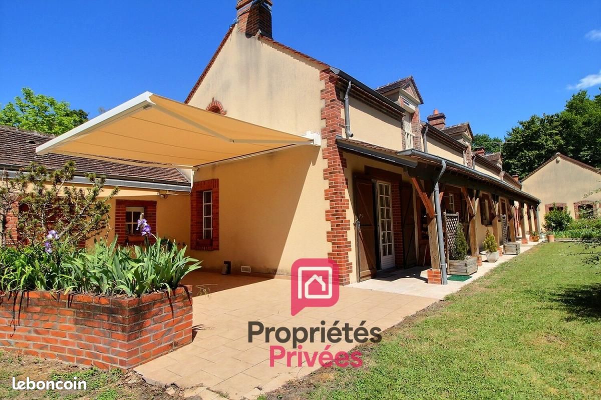 Maison 8 pièces 210 m² · à Villemandeur · 210 m² · 348 000 €