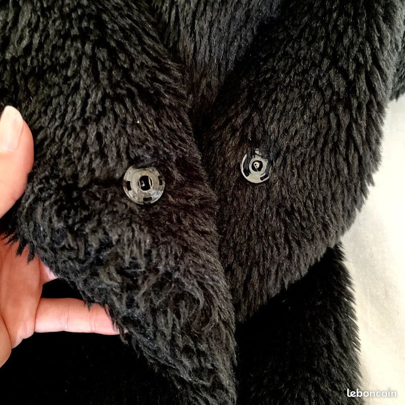 Incroyable manteau fausse fourrure noir vintage Vêtements