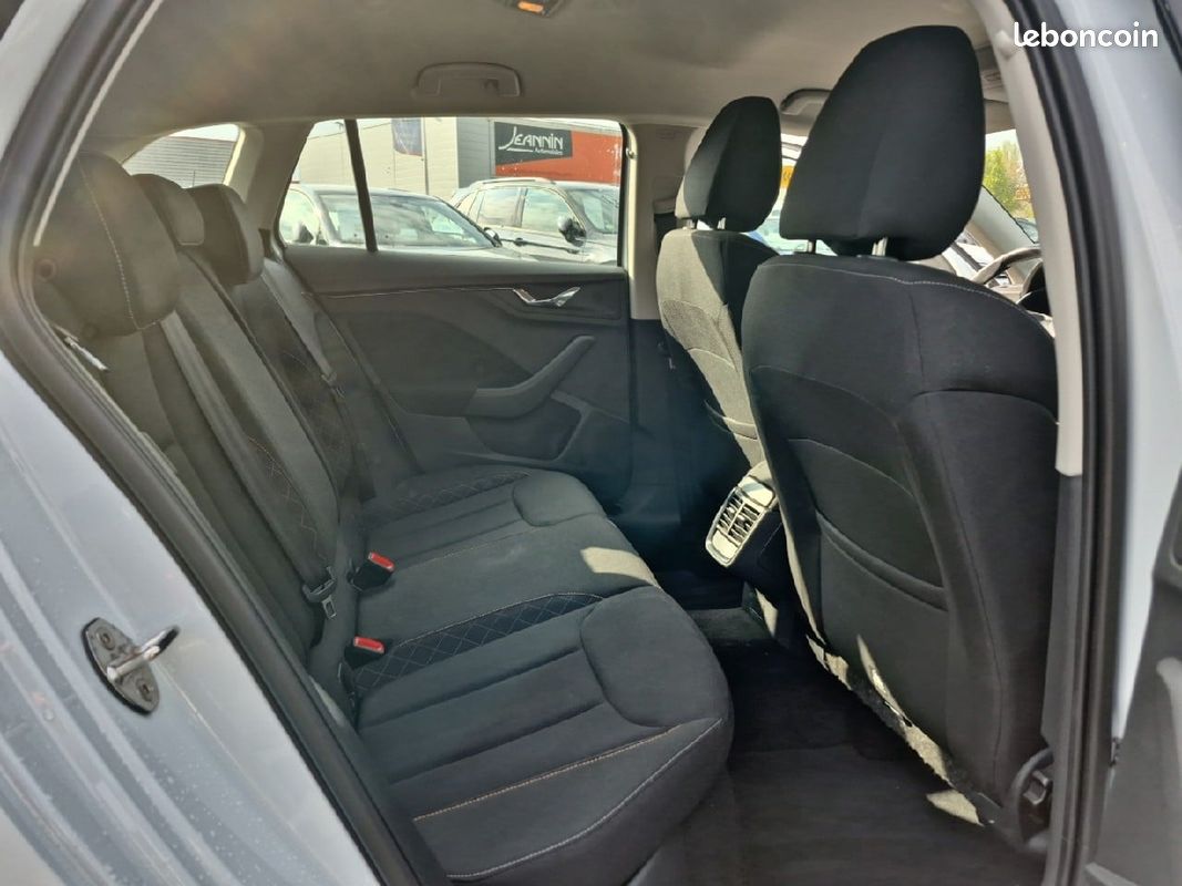 SKODA Scala 1.0 TSI Evo 110 ch DSG7 Business (image 27)