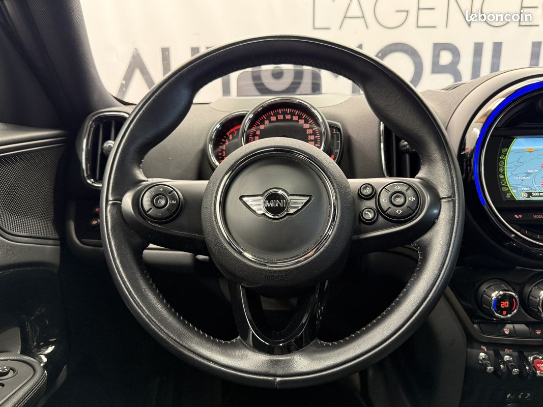 MINI Countryman II (F60) COOPER 1.5 i 136 cv BVM6 (1ère main, toit ouvrant, affichage tête haute) (image 16)