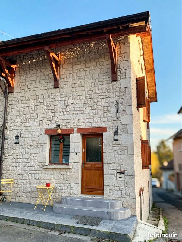 Maison 4 pièces 101 m² · à Léaz · 101 m² · 385 000 €