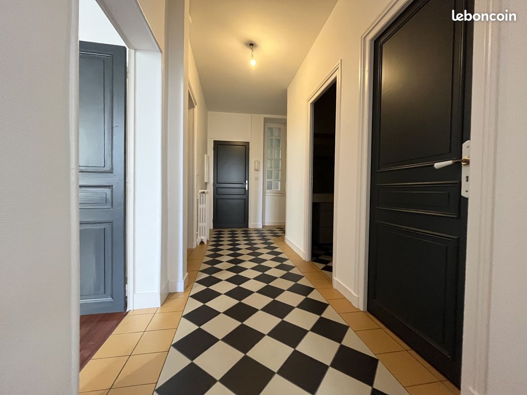 Appartement 3 pièces 90 m² · à Niort · 90 m² · 740 €/mois