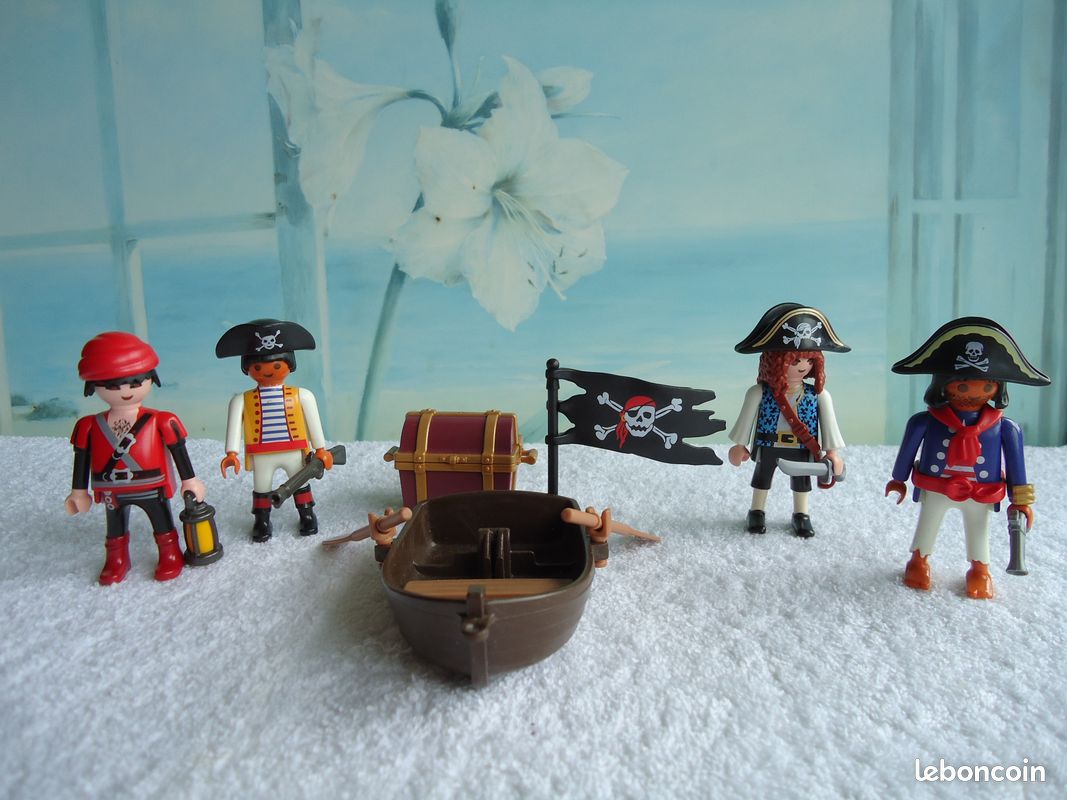 400 annonces pirate N° 6 PLAYMOBIL quasi neuf barque pour completer ton grand bateau , animaux , maison , château , armée (image 1)