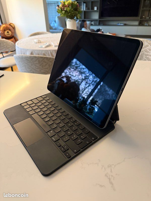 IPad Pro 12,9” M1 512 Go + Magic Keyboard + Apple Pencil – État neuf (image 3)