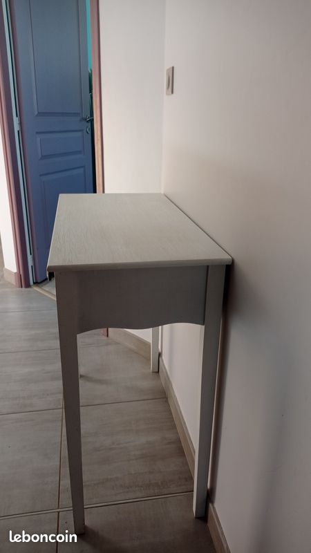 Console (image 2)