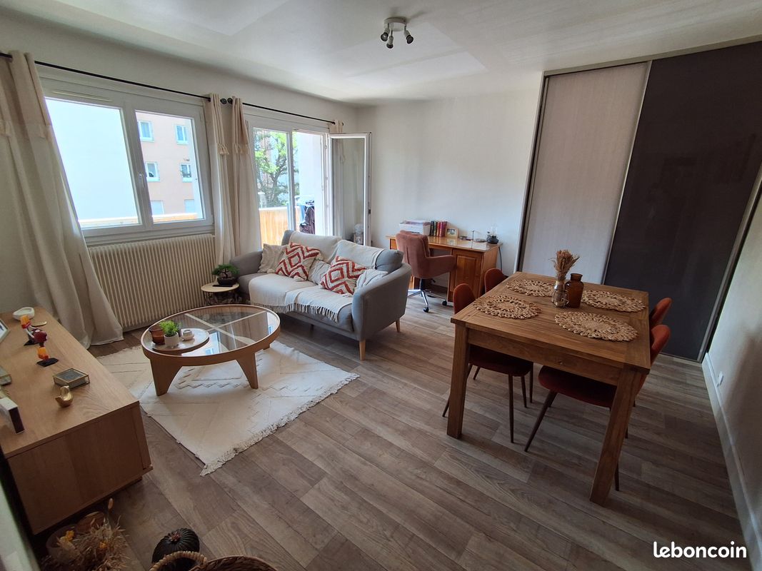 Appartement 2 pièces 54 m² · à Brives-Charensac · 54 m² · 500 €