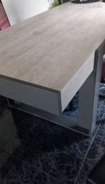Table (image 3)