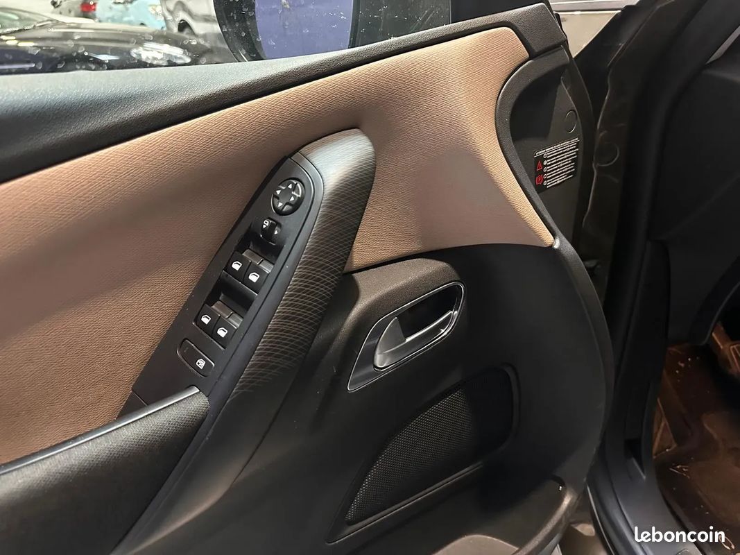 CITROEN C4 Picasso 1.6 HDi 112ch Confort - 2013 - 193 000 km - Suivi complet - Courroie + Révision faite (image 17)