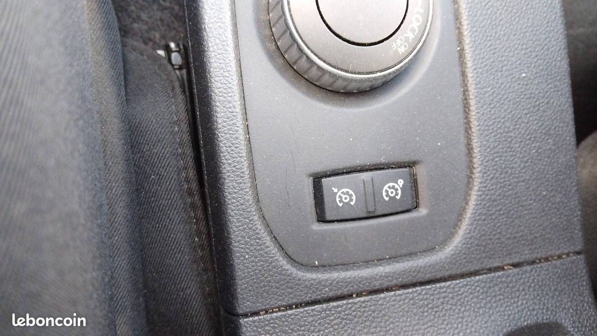 DACIA Duster Blue dCi 115 4x4 Prestige (image 20)