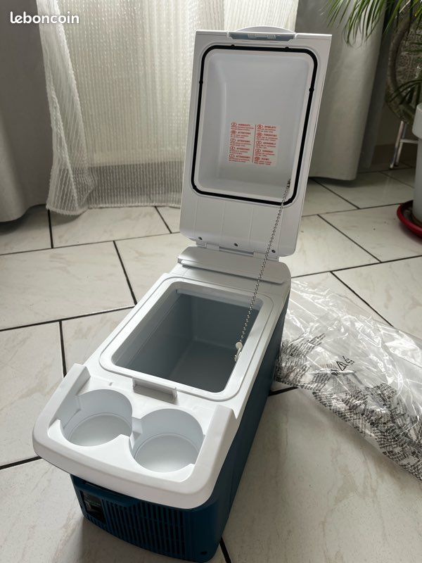 Glacière électrique froide et chaude portable Mobicool (image 1)