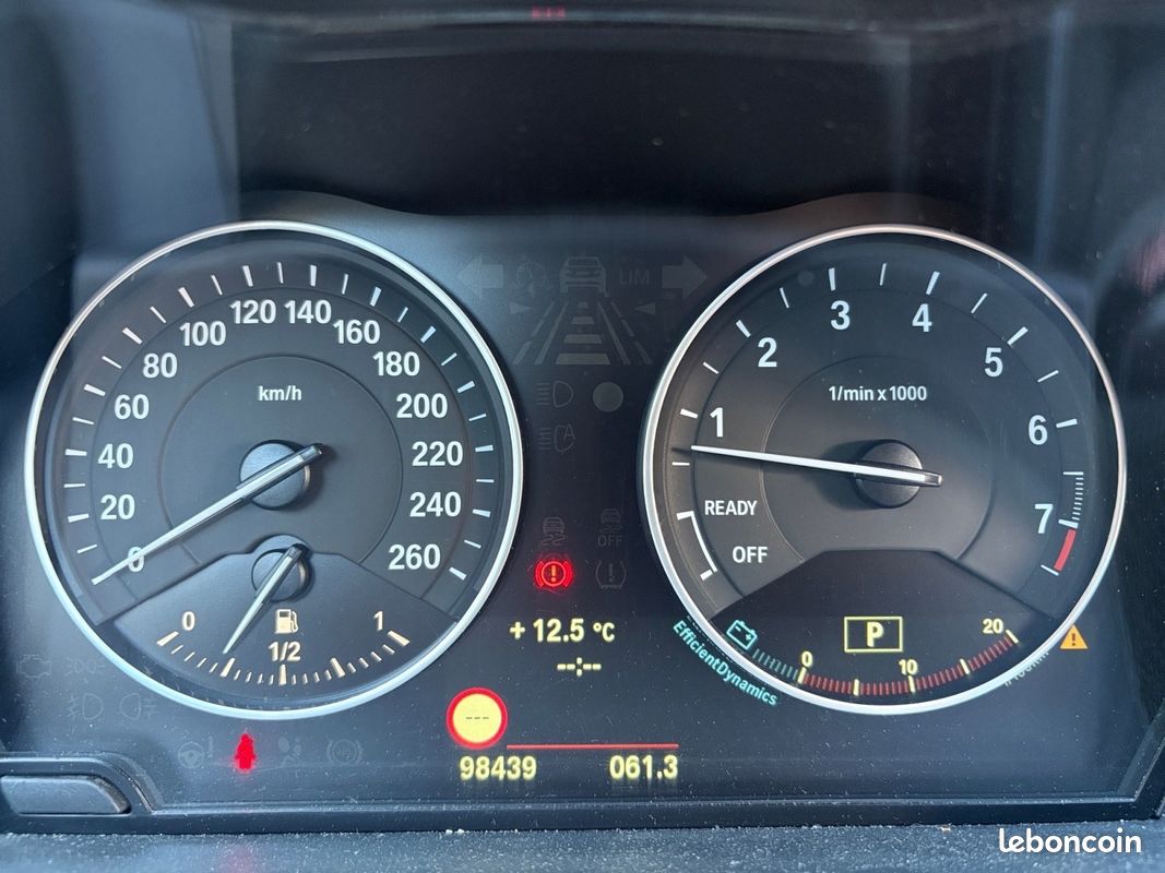 BMW SERIE 1 F20 125i 218 ch bva8 Lounge Plus Radars avants arrières entretien complet BMW Garantie 12 mois (image 15)