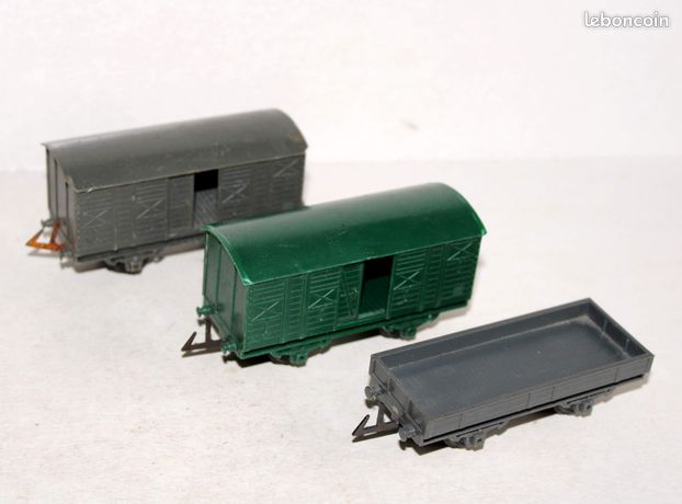 Lot de 6 wagons JOUEF (4Wagons plats, 1 tombreau, 1 couvert
