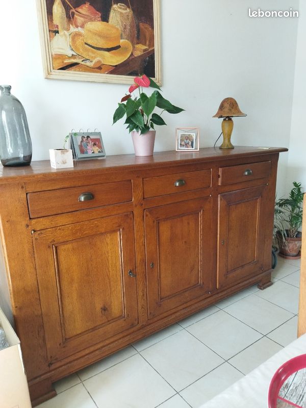 Buffet en bois (image 1)