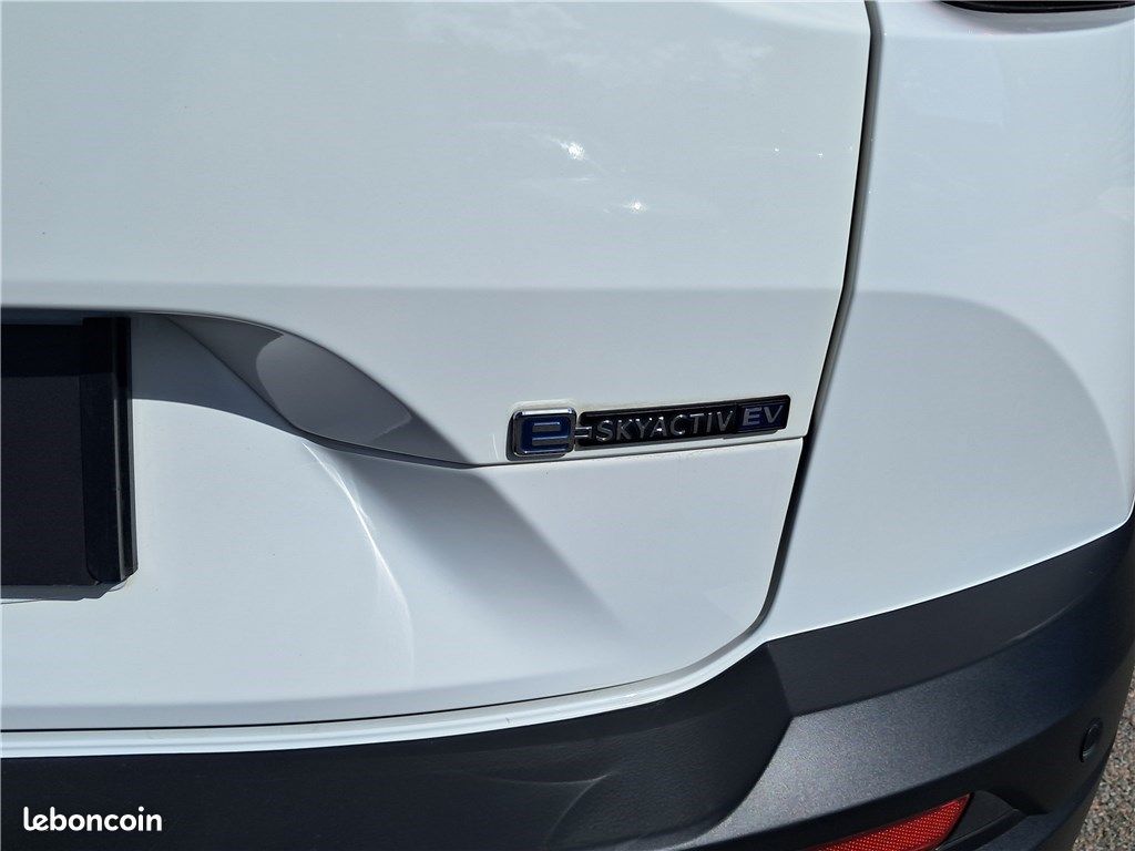Mazda MX-30 2022 E-SKYACTIV 145 CH Makoto Urban Expression (image 11)
