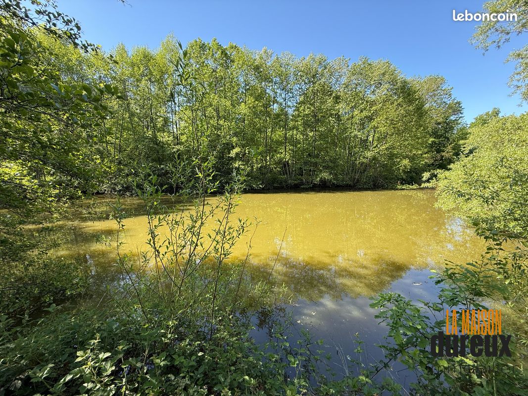 Terrain 3975 m² · à Velet · 3 975 m² · 35 000 €