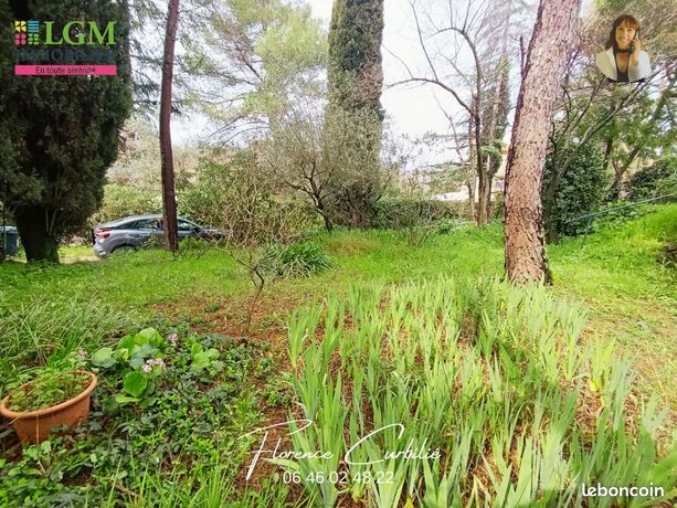 Terrain 633 m² Nimes