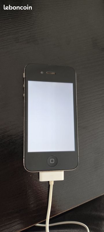 Lot 3 Apple iPhone 4s/4 (image 4)