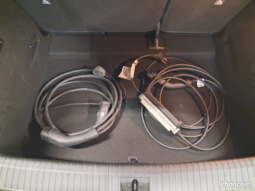 RENAULT Megane E-Tech EV60 220 ch super charge Techno (image 11)